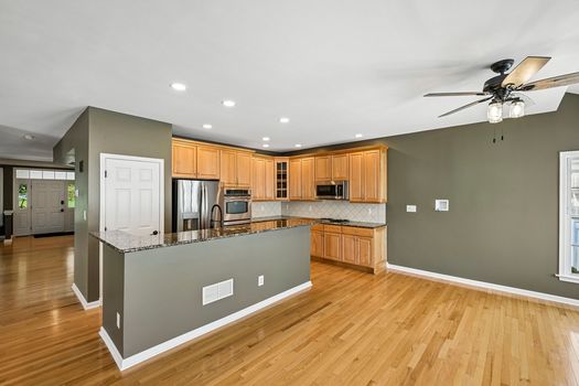 33-web-or-mls-Wright Dr-S1607-019