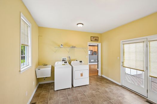 35-web-or-mls-Wright Dr-S1607-035