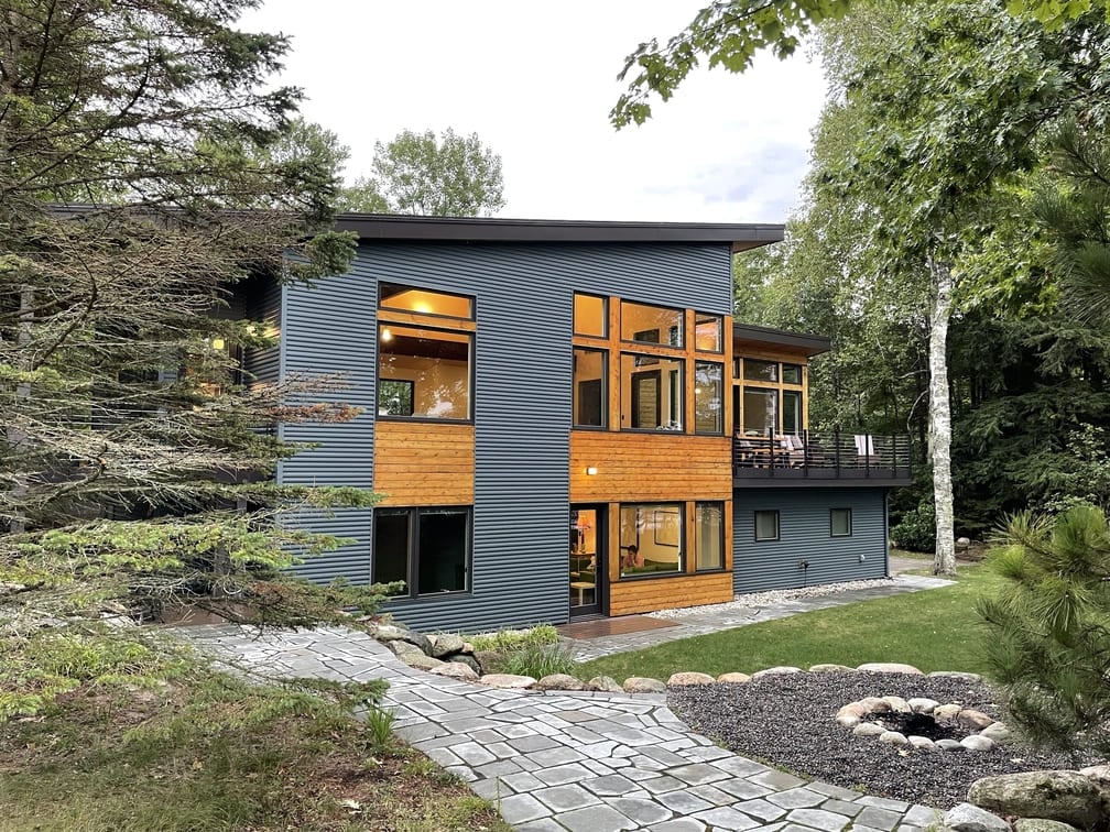 Beautiful modern home on Lake Michigan. (1) (1)