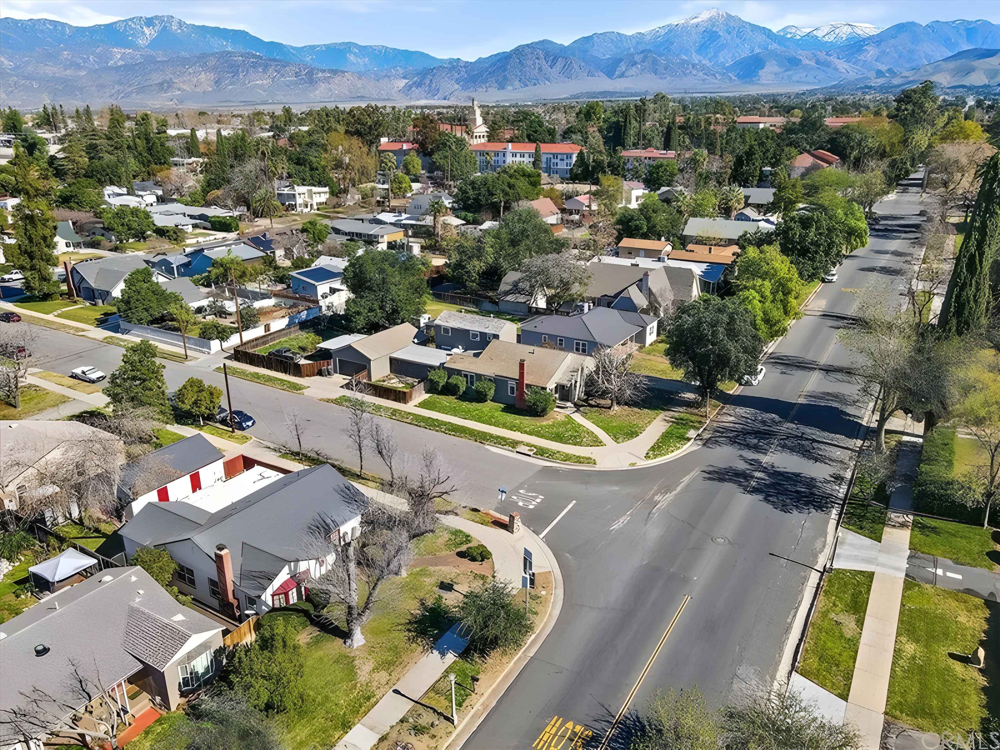 North Redlands and South Redlands California neighborhoods compared with residential streets and mountain views