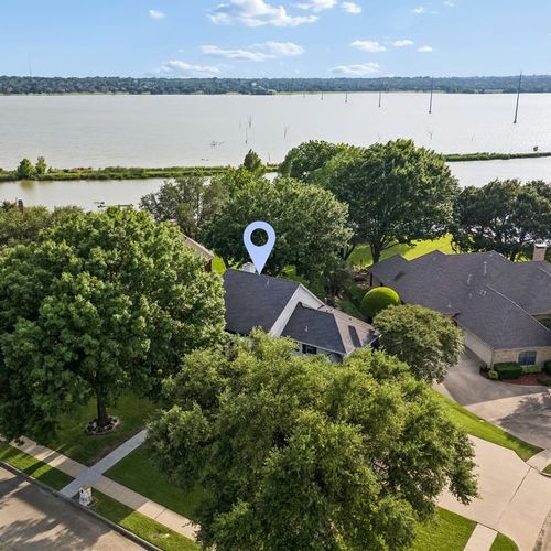 Lakefront Living on Lake Ray Hubbard: 3422 Mallard Park in Rowlett, TX