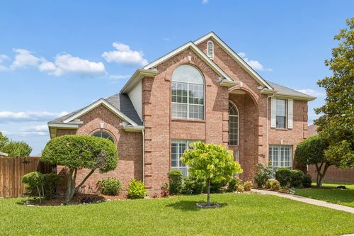 Spacious Peninsula Home for Sale Near Lake Ray &hellip;