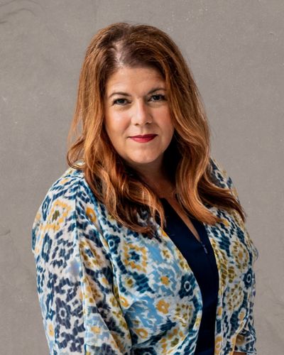 Jennifer Hoffman Headshot