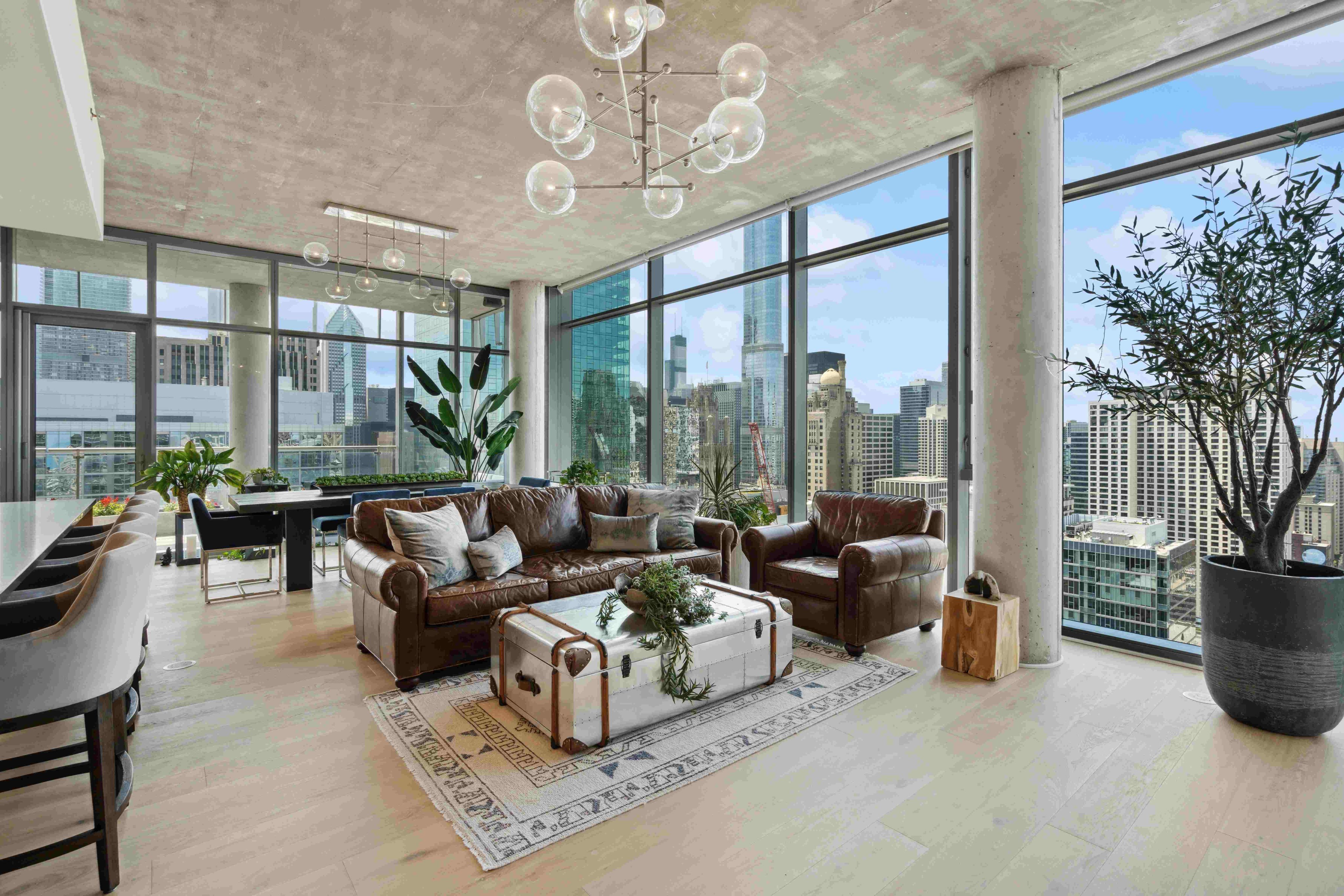 04_600NFairbanks_37015_1_LivingRoom_HiRes