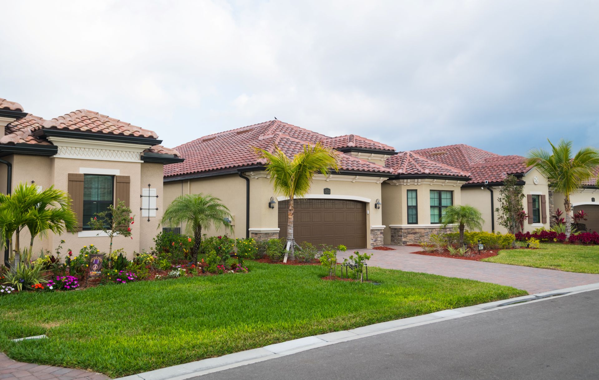 Cloudy day in new golf community, Bonita Springs, Florida. Real estate background concept (1)