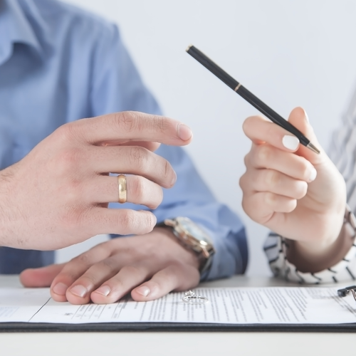 Need to Sell After a Divorce? Find a Real Estate Agent Who Gets It