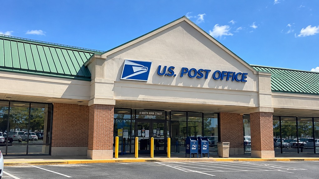 Strip-Mall Post Office Entrance