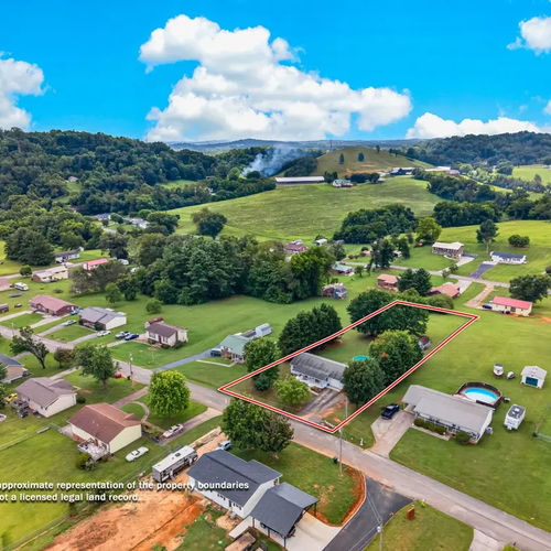 Newer Home for Sale in Bridgeport Near Newport, TN | 269 Riviera Drive