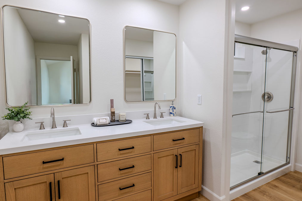 8108 Winnetka Ave-19