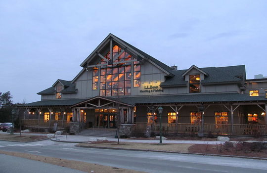 L.L._Bean_Hunting_and_Fishing_Store,_Freeport_ME