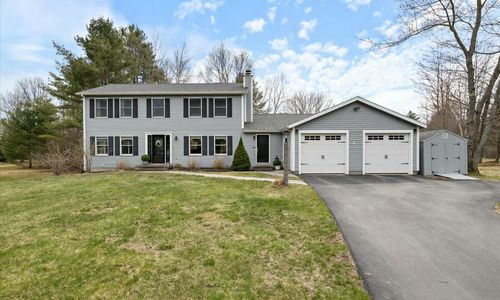 Bailey Sells Scarborough Home in 1 Day $60…