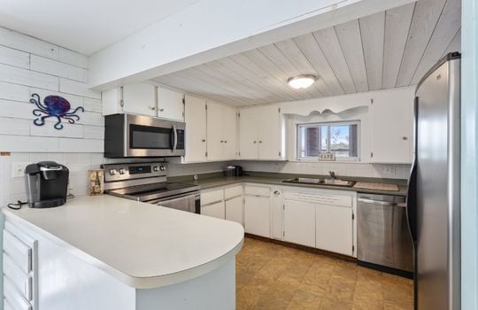 649_Ferry_Rd_08
