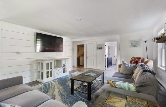 649_Ferry_Rd_12