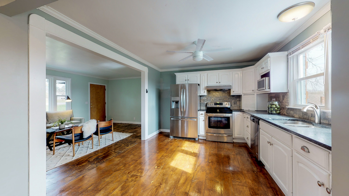 kitchen view to living room - 2509 David Drive, Donelson home for sale