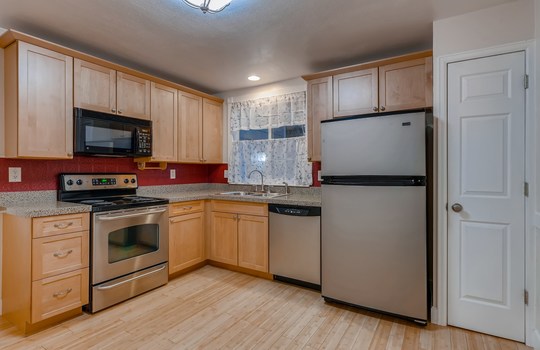 8612 Willows Place Parker CO &#8211; Web Quality &#8211; 006 &#8211; 11 Kitchen