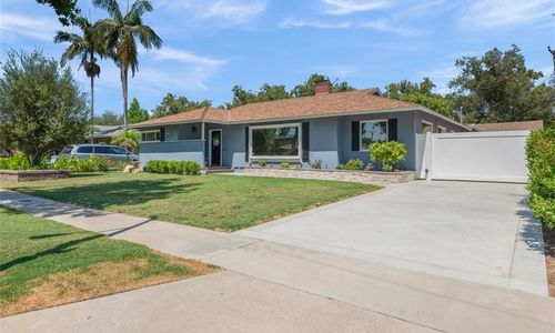 2313 N Louise St | West Floral Park