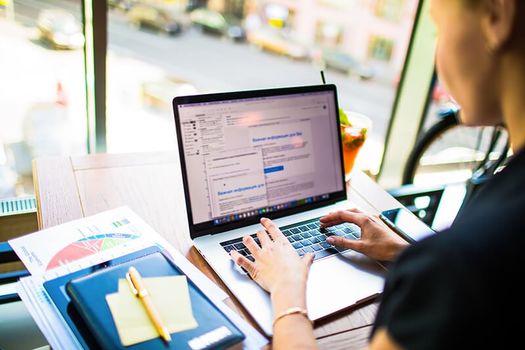 Email Storytelling